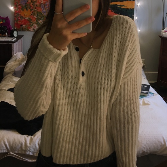 American Eagle outfitters white sweater - Picture 2 of 5